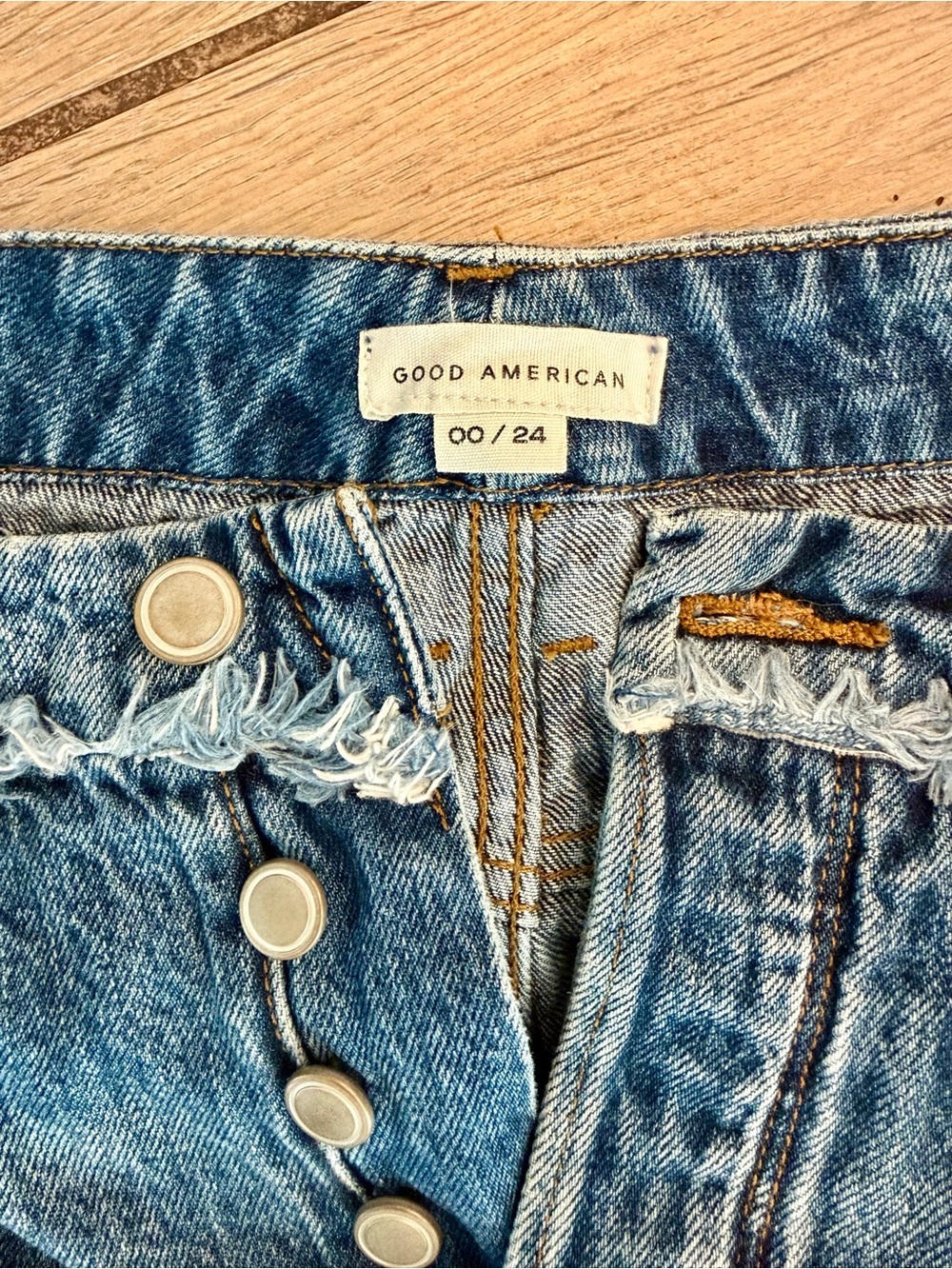 Good American Light Blue Distressed Button-Fly Jeans Size 00/24